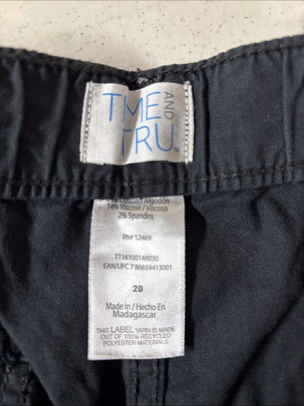 Time and Tru Black Cargo Shorts with Front Flap Pockets - Picture 5 of 5
